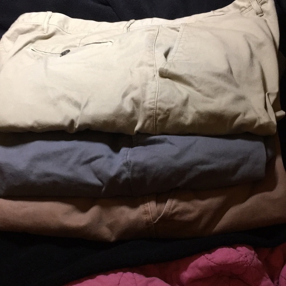 GAP Lot of 3 khakis size 40x32